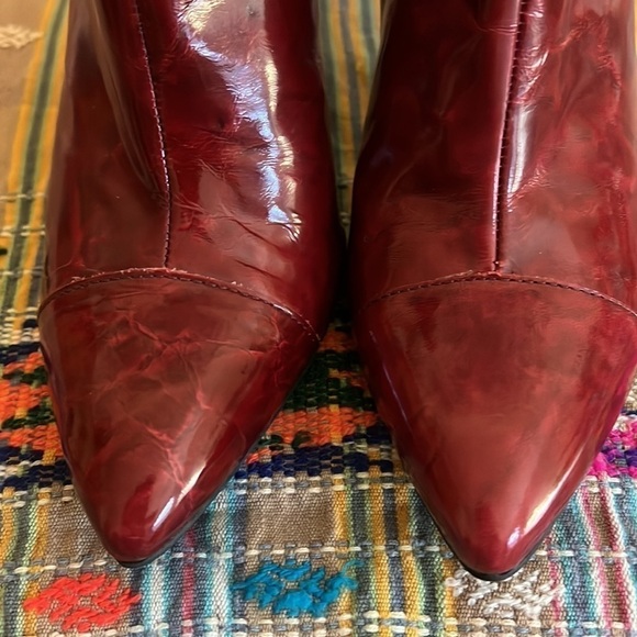 NWOB BCBGirls Red Patent Leather Ankle Bootie Heels Sz-7.5/8 - Picture 5 of 9